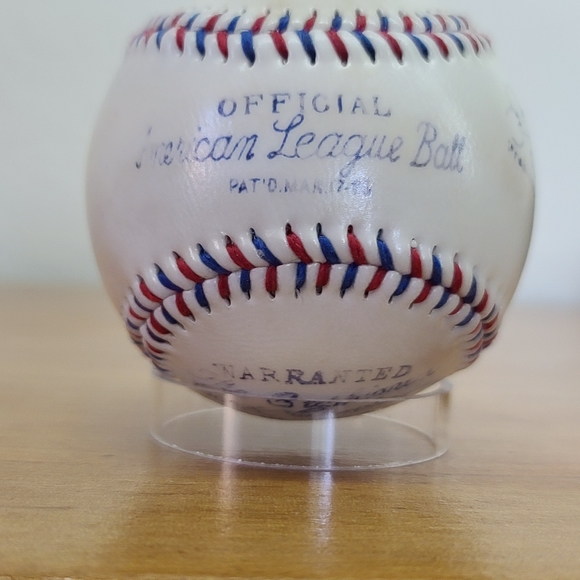 Clear acrylic baseball Holder stand - Picture 4 of 5